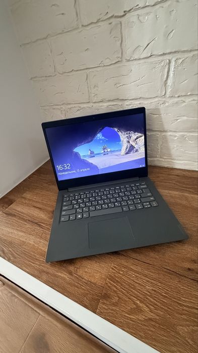 Продаётсяно ноутбук Lenovo V14-IGL (82C2)