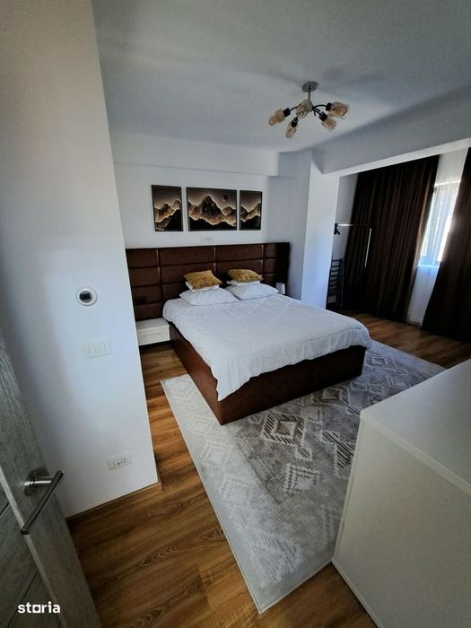 Apartament cu 3 camere semidecomandate, Centru