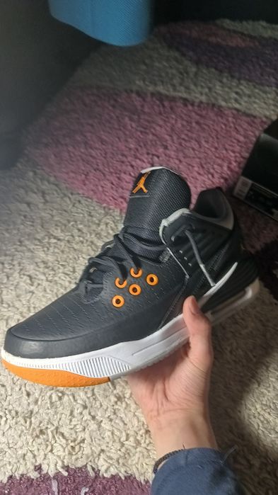 Jordan 5 max aura mărimea 40