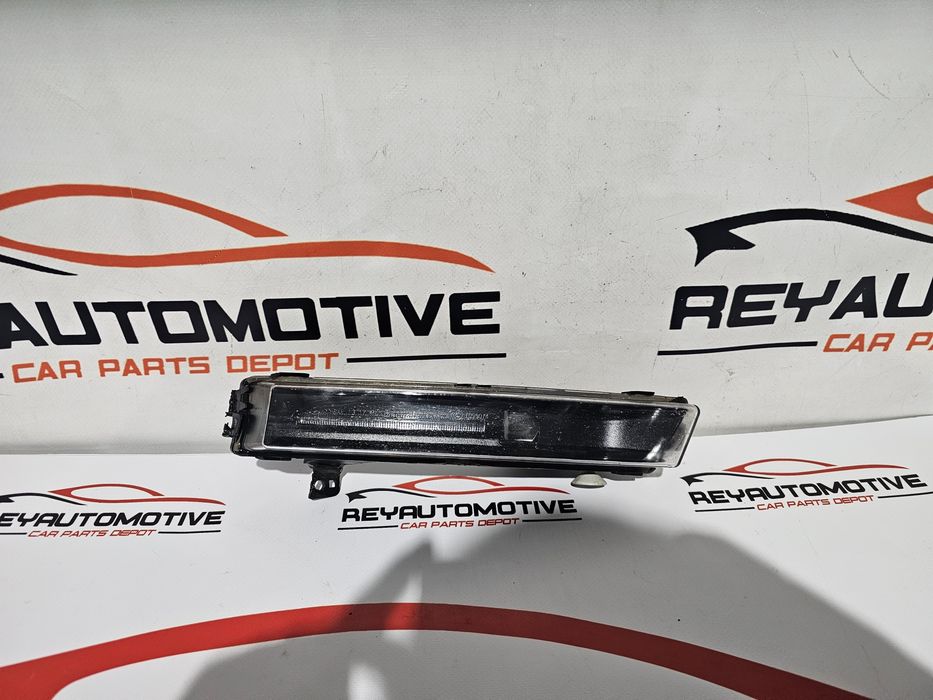 Proiector drl dreapta Range Rover Vogue Sport Velar cod JPLA-15200-AD