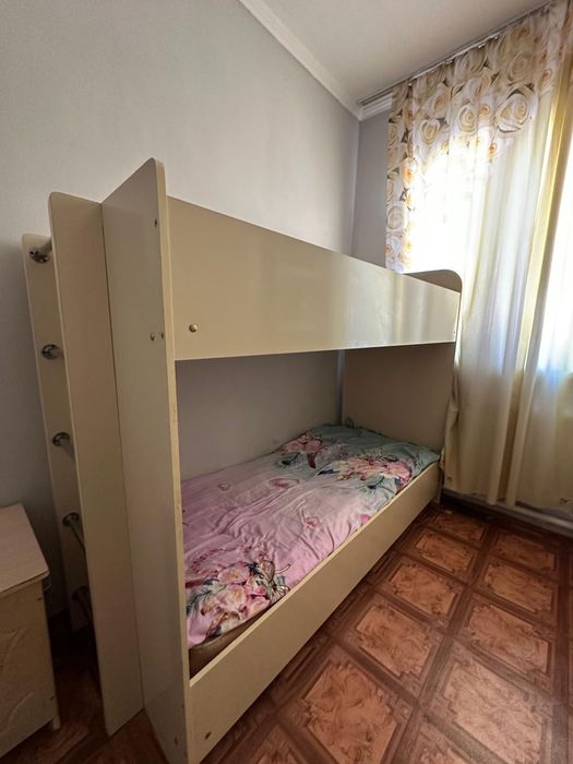 Двухъярусная кровать