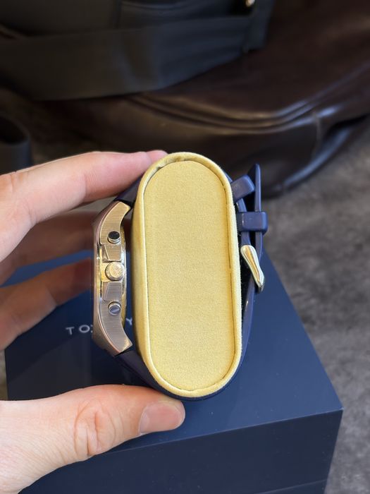 Часы Tommy Hilfiger