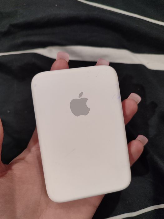 повербанк MagSafe