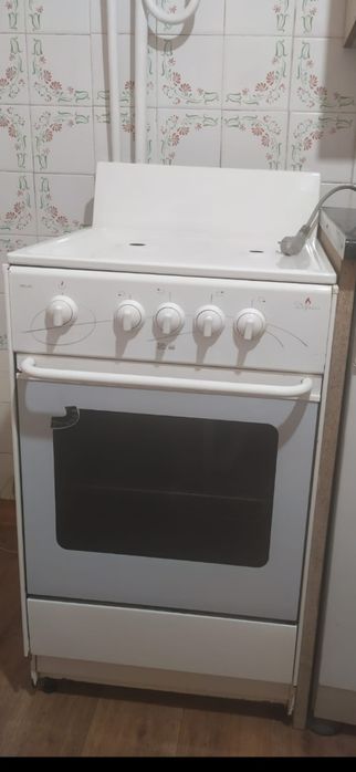 Продам газ плиту и вытяжку