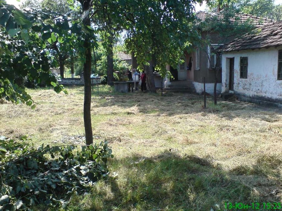 Продавам къща в с .Смирненски обл. Монтана
