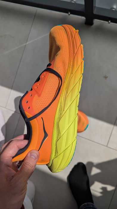 Hoka Arahi 7 - Running Shoes