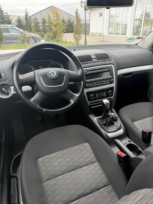 Skoda Octavia 2.0TDI - 140cp - manual