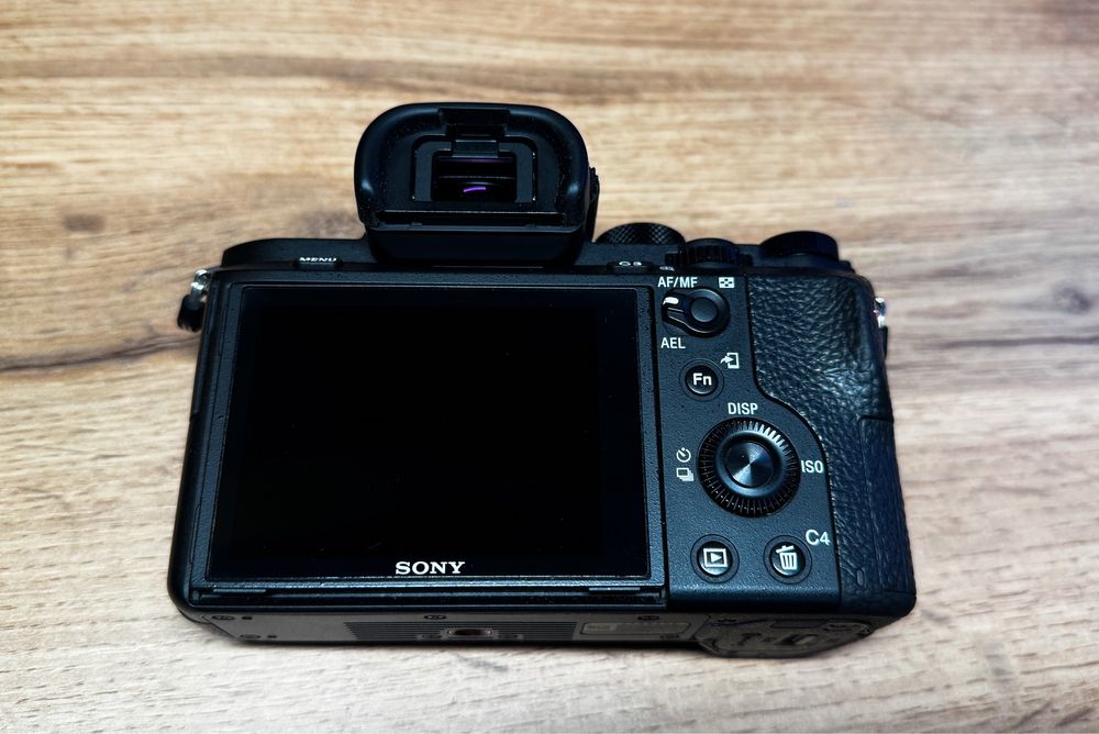 Sony a7 ii 9355 кадъра + обектив 28-70