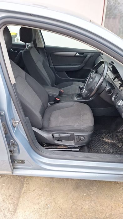 Dezmembrez passat b7