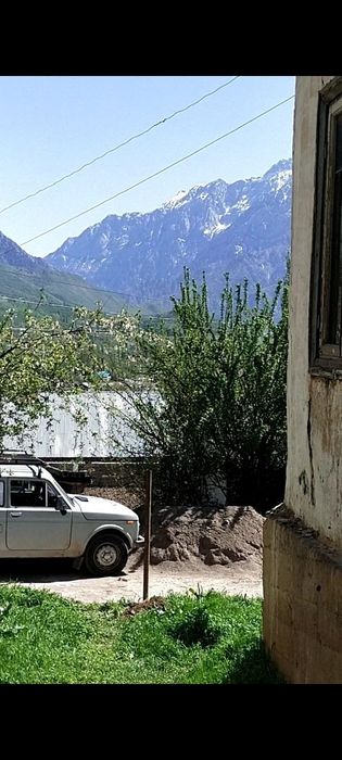 Dacha sotiladi yakka tutda