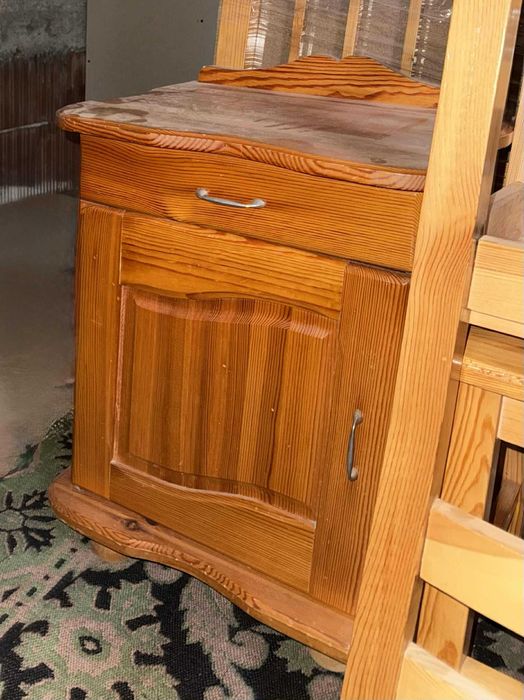 Мебели от масив.