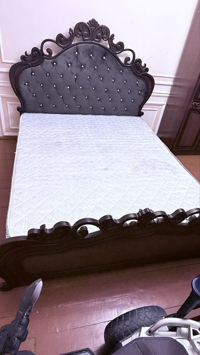 Продаётся спальный гарнитур б/у очень хорошем состояние