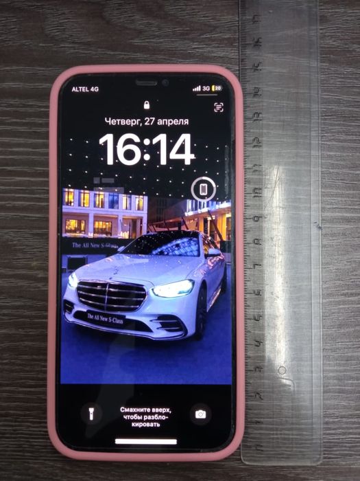 Продаю айфон 12