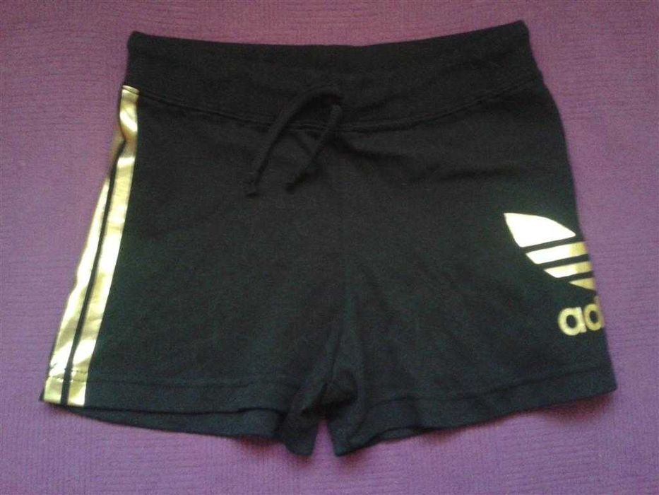Pantaloni scurti Adidas