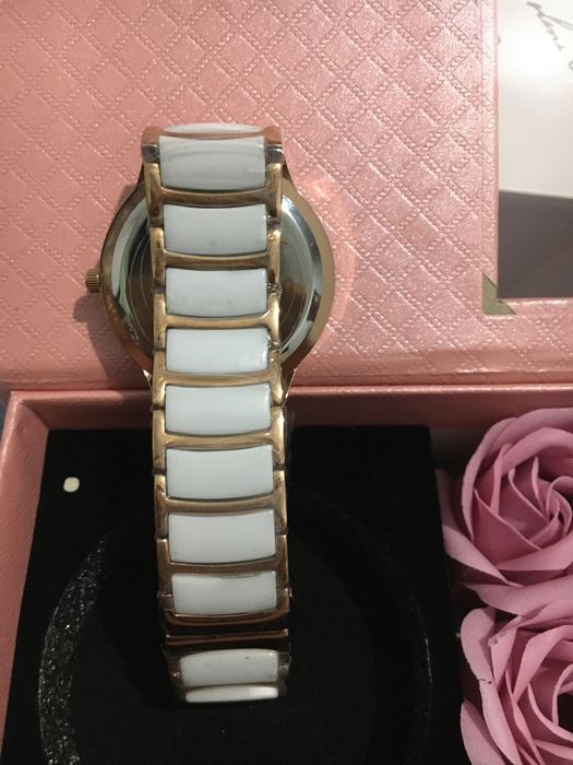 Часы в подарочной коробке