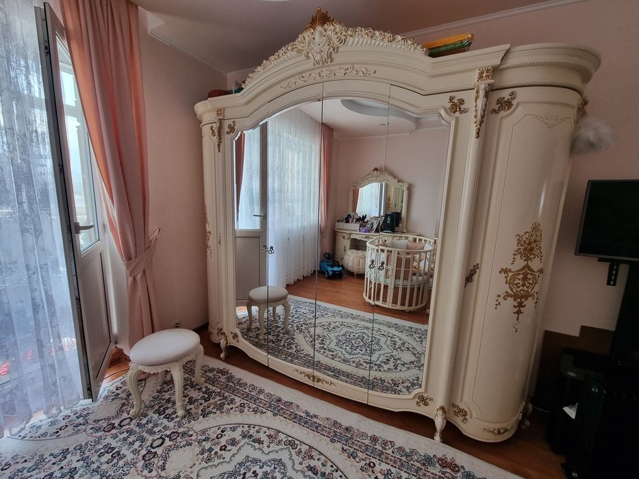 Спальный гарнитур