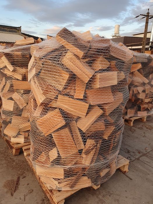 Lemn de foc de fag paletizat livrat la domiciliu