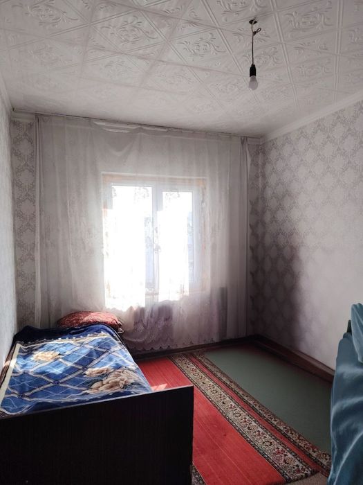 sotiladi sergili 8 lakatsa juda yaxshi joyda joylashgan