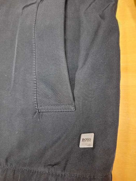 Зимно официално палто HUGO BOSS.