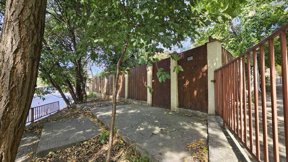 De vânzare – Casă duplex în zona Păcurari, Str. Petru Poni - benzinăria MOL | 720 mp teren, comision zero