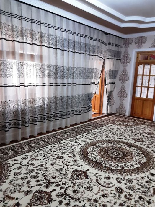 Hovli sotiladi 8 sotix