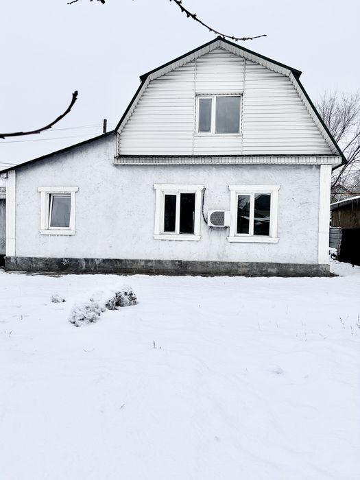 Жилой дом с земельным участком