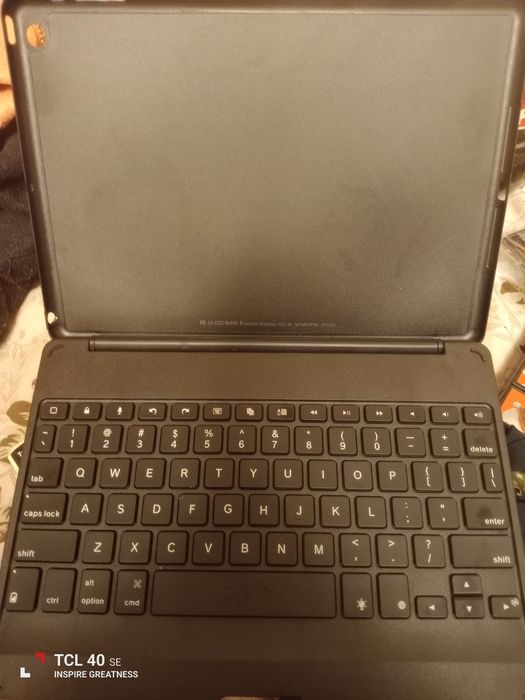 Клавиатура и кейс за Ipad Pro и Ipad Air