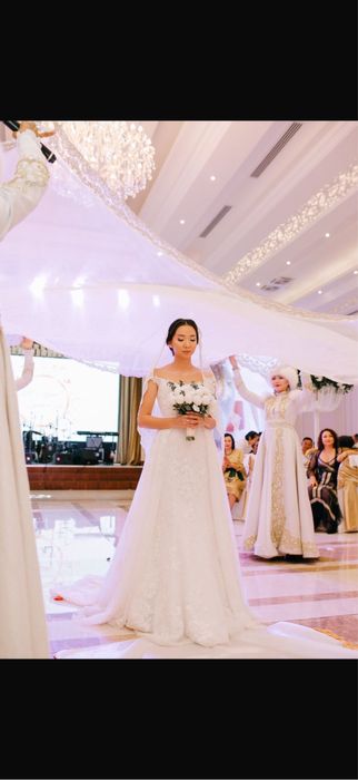 Свадебное платье