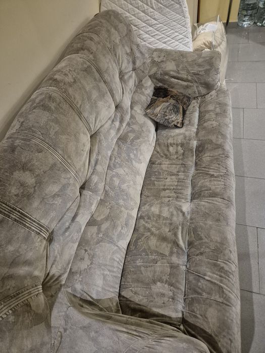 Холни дивани и маси