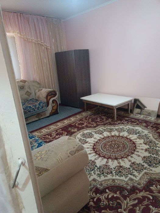 Срочно продаю квартиру в Чирчике 1 к 2 э 3 мик
