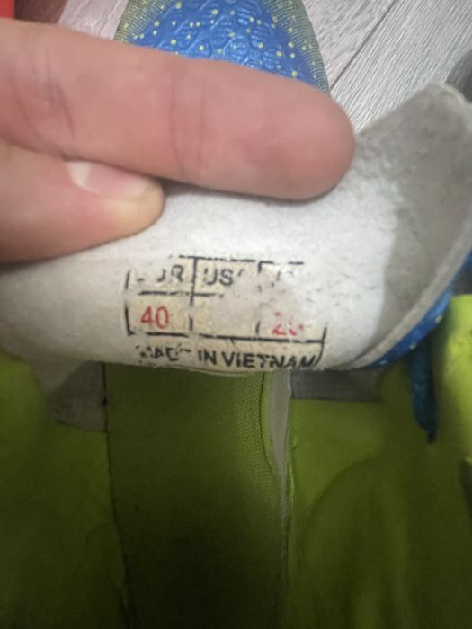 Бутцы футбольные