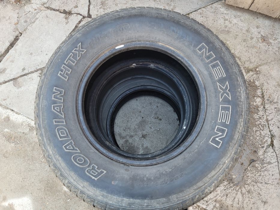 Продам 4 шины  235/75/R16