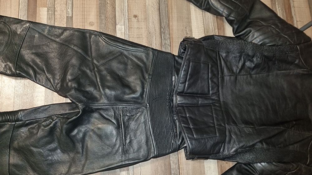 Costum moto din piele