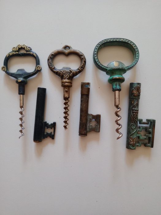 Тирбушони , вино , бронзови