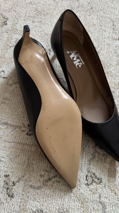 Женские туфли . Классика