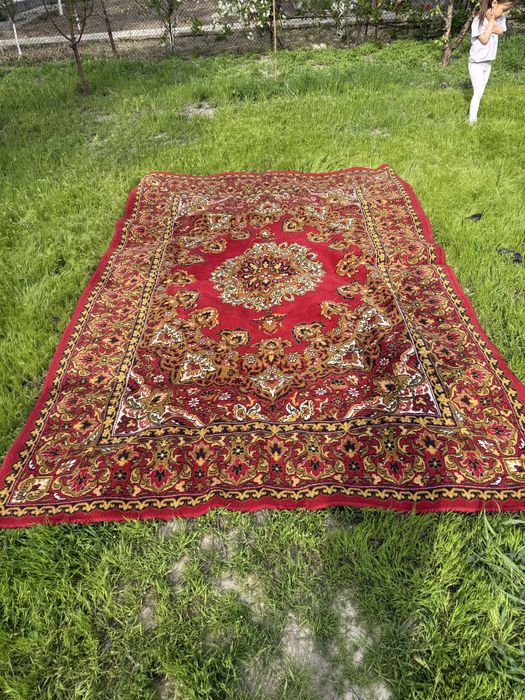 Ковер в хорошем состояний