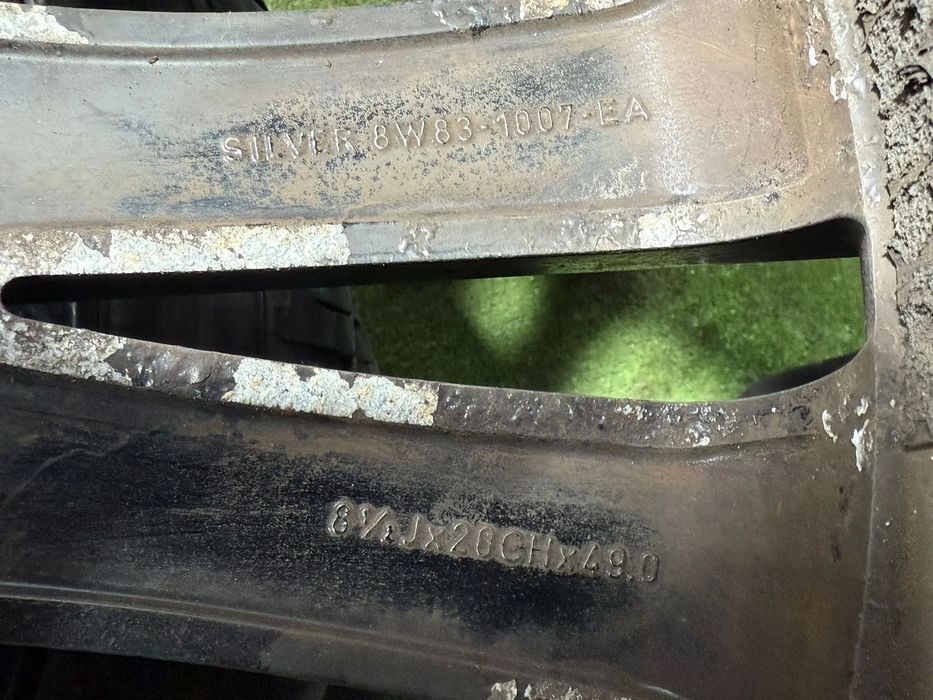 JANTE JAGUAR R20 / 5x108 / XF S PREMI / 225/35Z R20 8JX20CHX49.0 / 8W83-1007-EA+ CAUCIUCURI (X4)