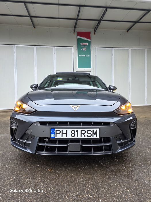 Cupra(seat)leon/1.5tsi hibrid/trapa panoramic/2025/Sennheiser/camera