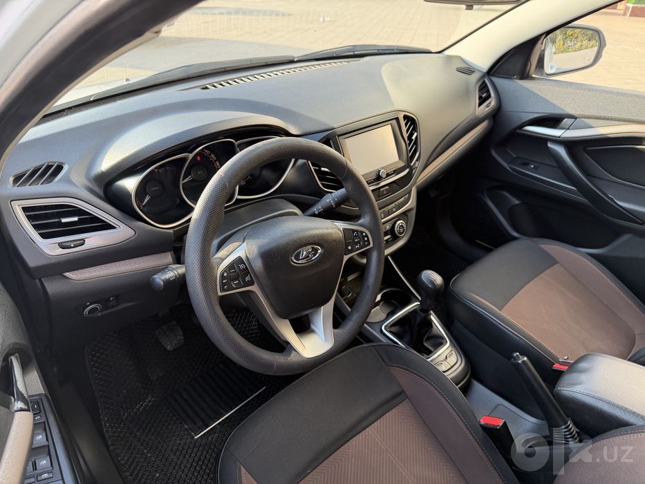 Lada Vesta 1.6 механика фул позиция