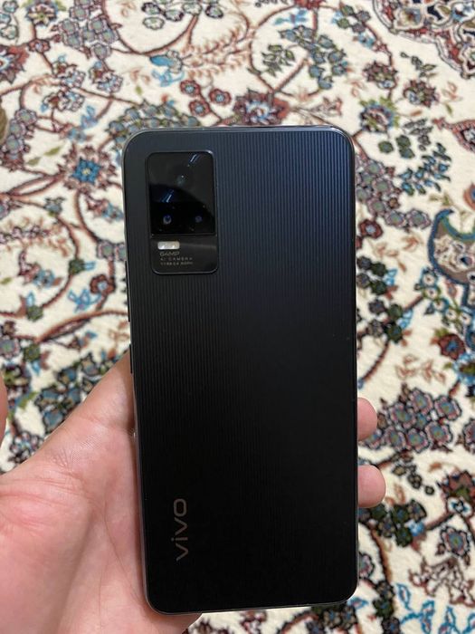 Vivo V21e 8/128 gb ideal 1 oyli srochna sotiladi kelishamiz