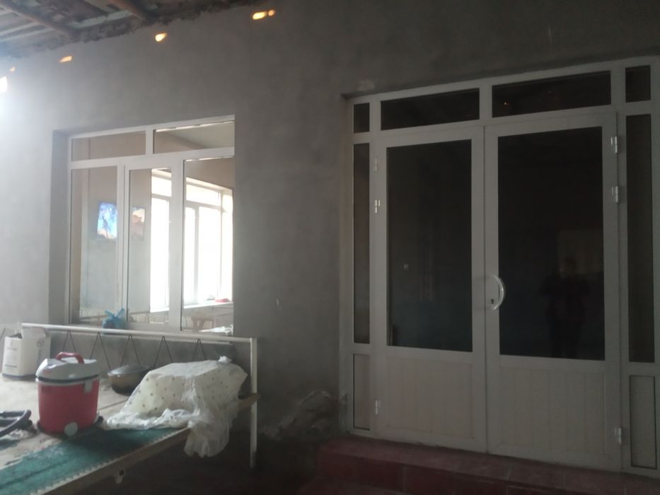 180 ming dollarga Qibraydan 6 sotix uy bor