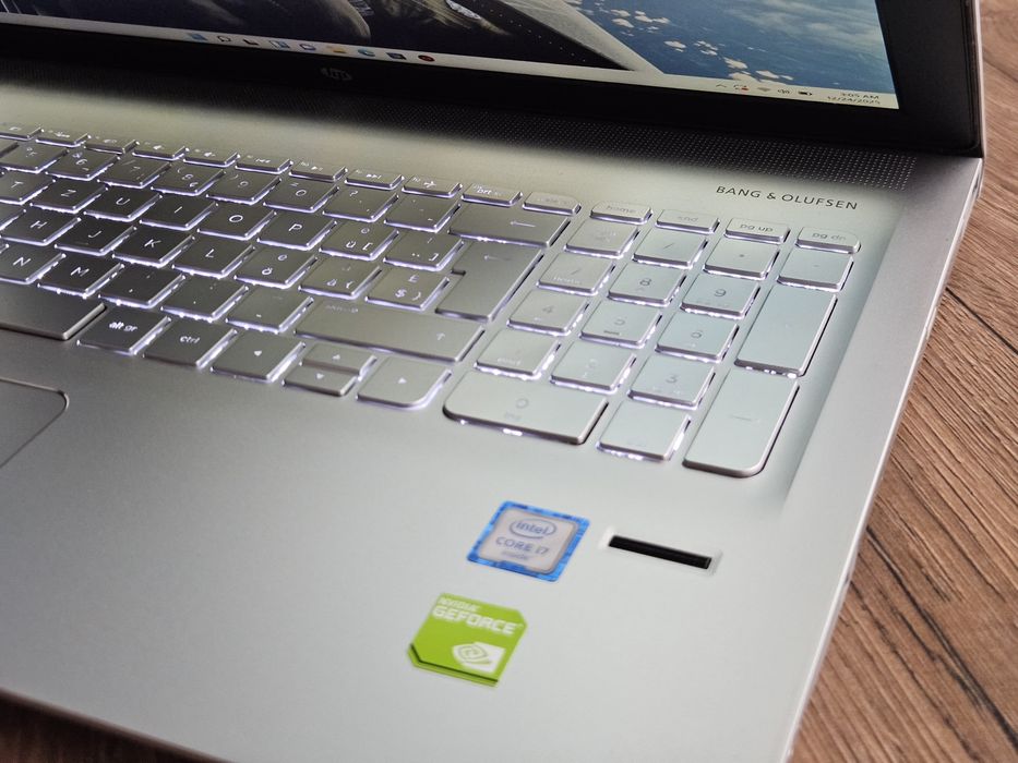 Gaming Laptop Hp Intel i7 6th 8GB DDR4, SSHD 1TB, 2 placi video, 15.6