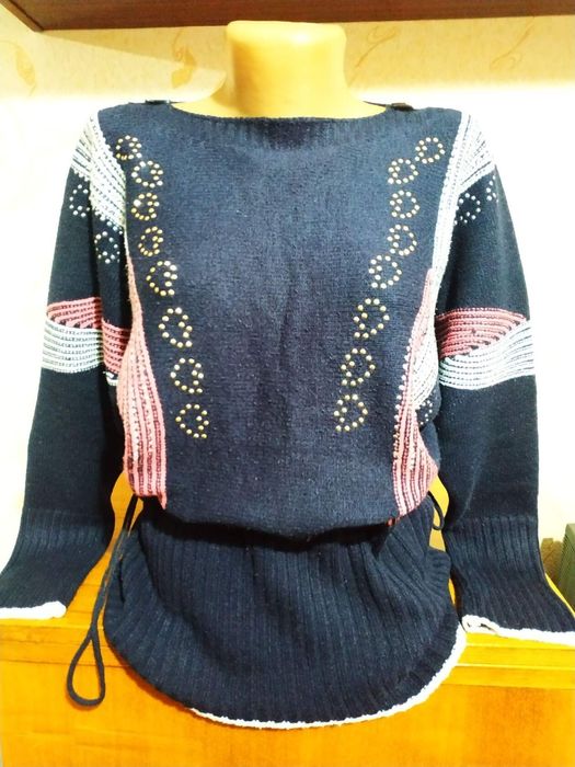 Жен. кофточки 48 размера.