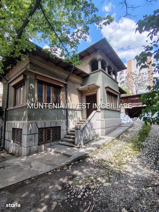 Casă de vânzare – Centru- Ideală pentru investiție