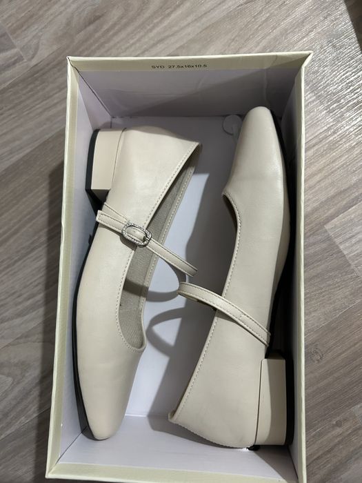 Балетки бежевые 37-38 размер продам