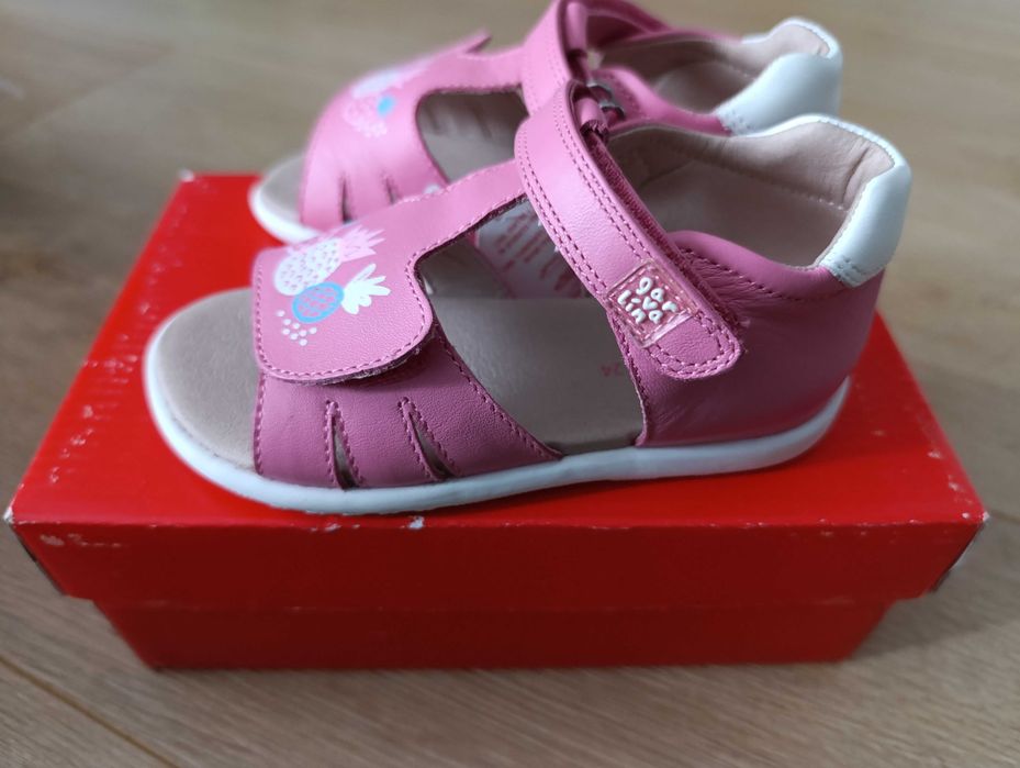 Сандали за момиче ,номер 24