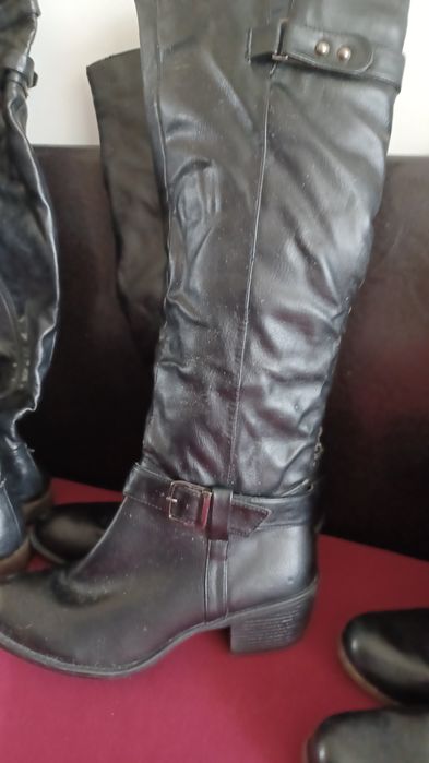 Дамски черни и червени  ботушки номер 39-40