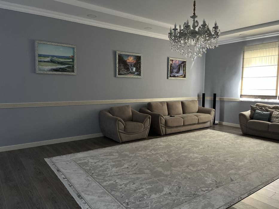 Дом с тепличным бизнесом