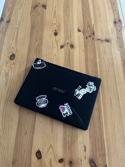 Laptop Gaming• Asus Tuf Fx505• 120Hz• tastatura RGB• Ryzen 5-3550H• GTX 1650• 16gb ram
