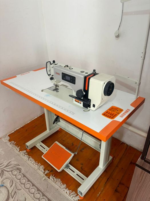 Joyee  продаётся швейная машина